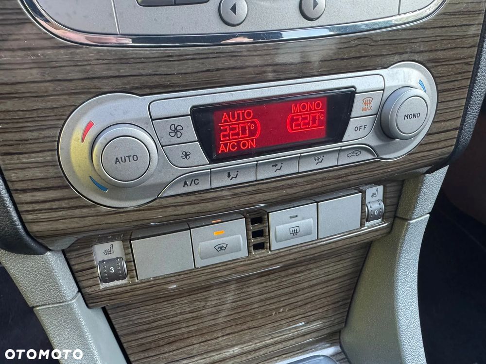 Ford Focus 1.8 Ghia - 38