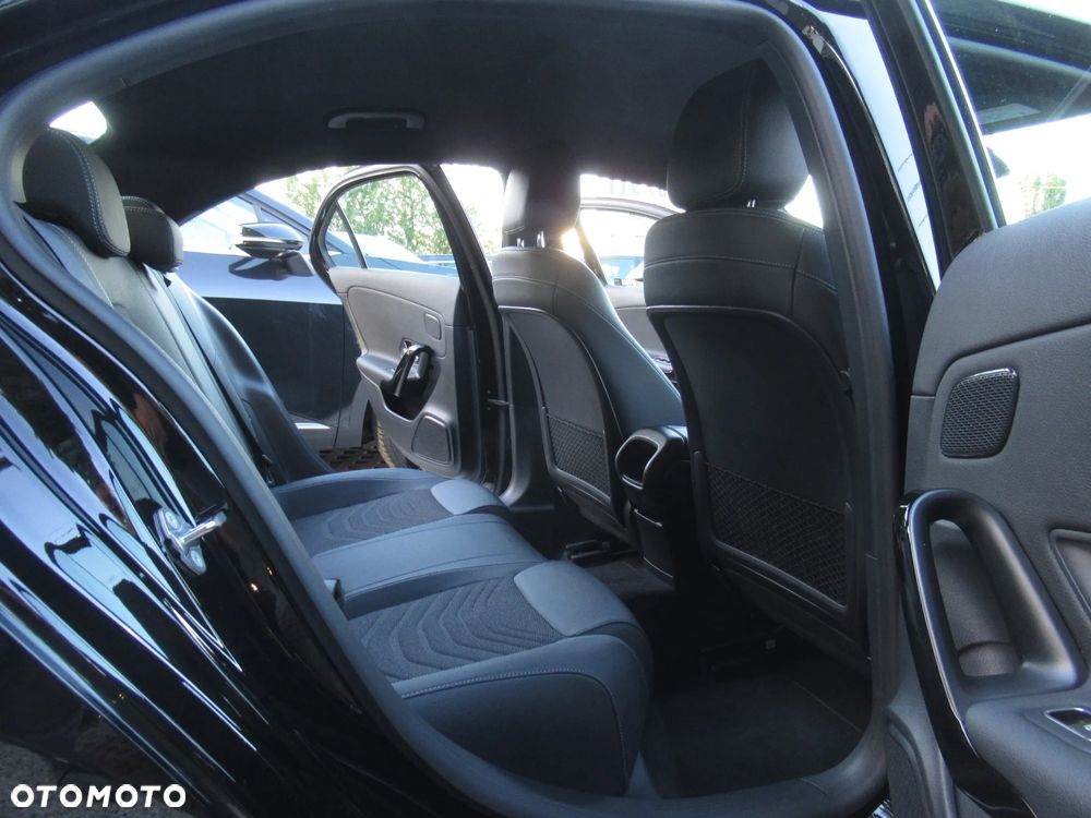 Mercedes-Benz Klasa A 200 Style 7G-DCT - 8