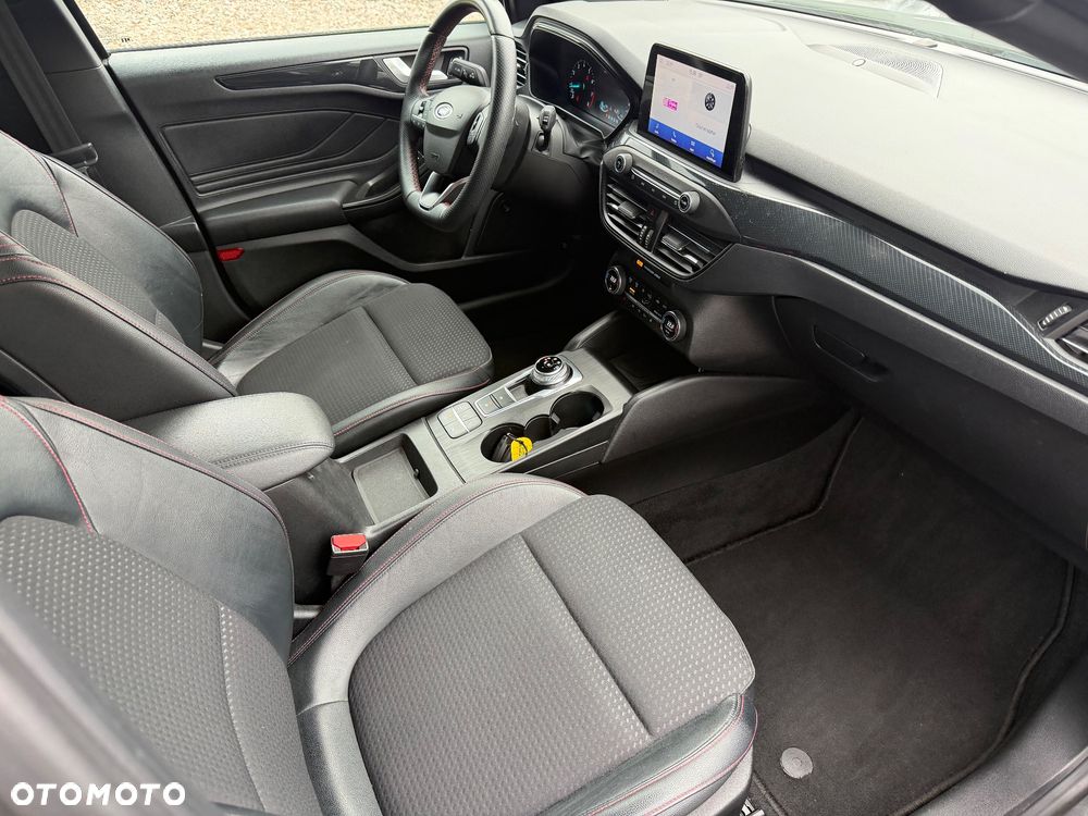 Ford Focus 1.5 EcoBoost STart-Stopp-System ST-LINE X - 11