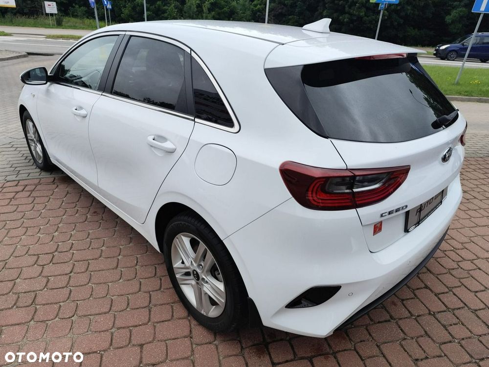 Kia Ceed - 12