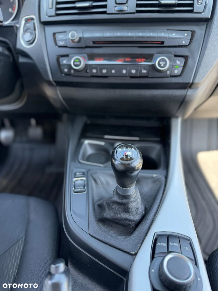 BMW Seria 1 118d DPF - 18