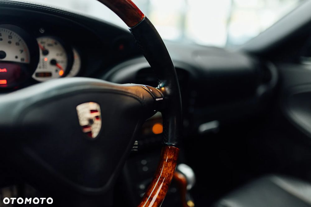 Porsche 911 - 26