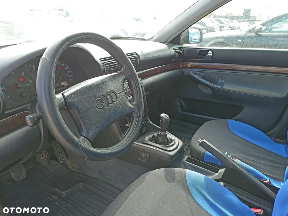 Audi A4 Limousine - 7