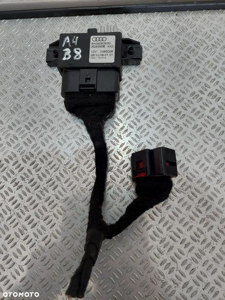 Sterownik pompy paliwa AUDI A4 B8 nr 8K0906093D - 1