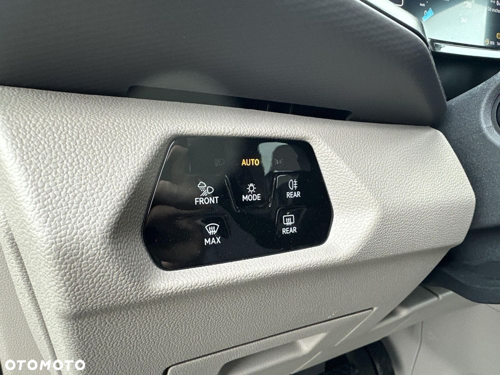 Volkswagen Multivan - 25