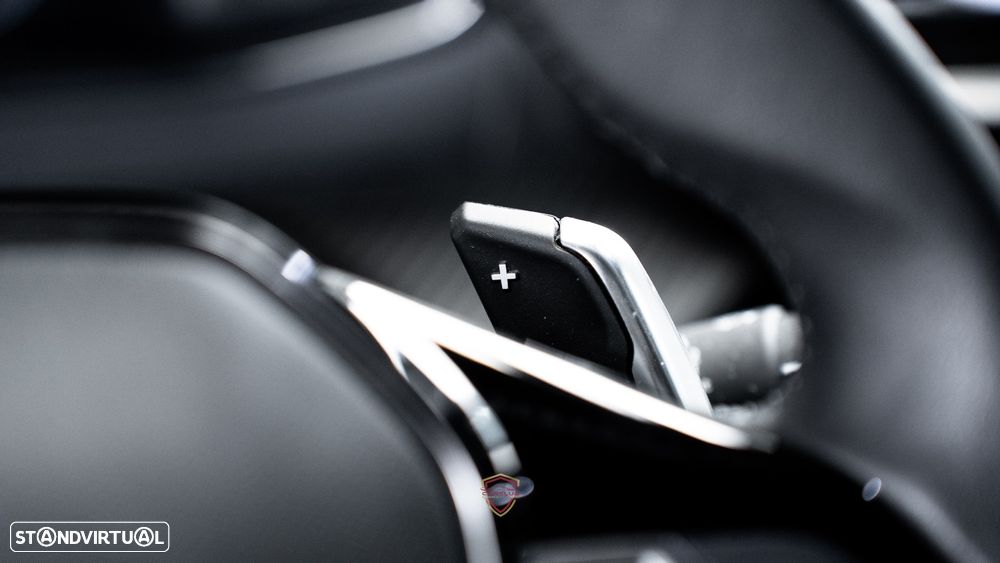 Peugeot 2008 1.5 BlueHDi Allure Pack EAT8 - 31