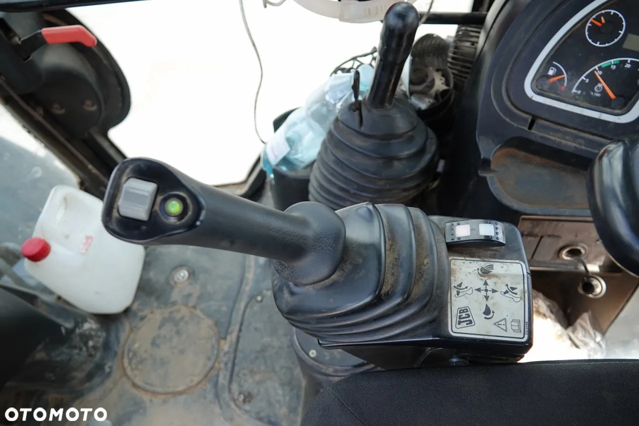 JCB 3CXCAEC / KOPARKO-ŁADOWARKA  / JOYSTICK / 2011 R - 33