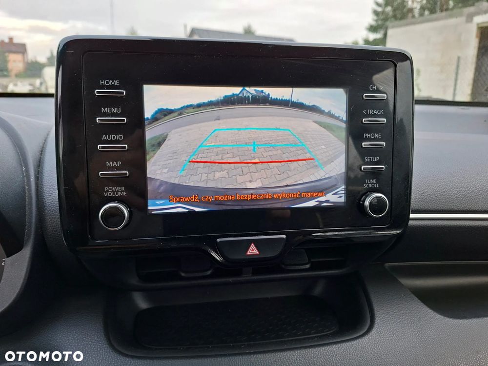 Toyota Yaris Hybrid 100 Life - 9