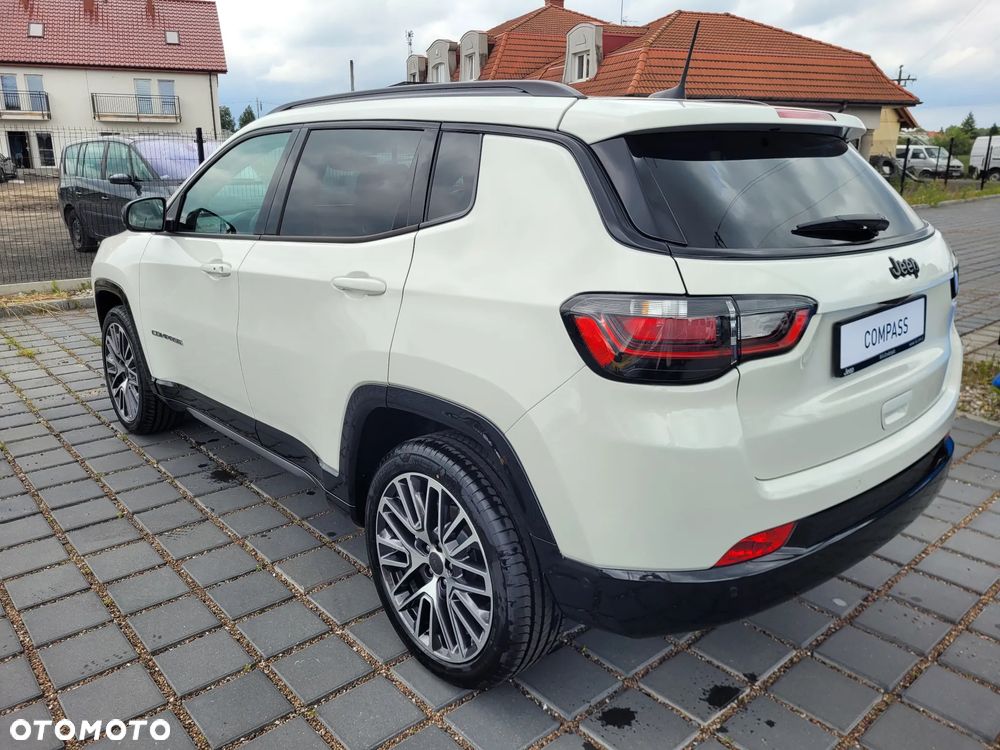 Jeep Compass - 4