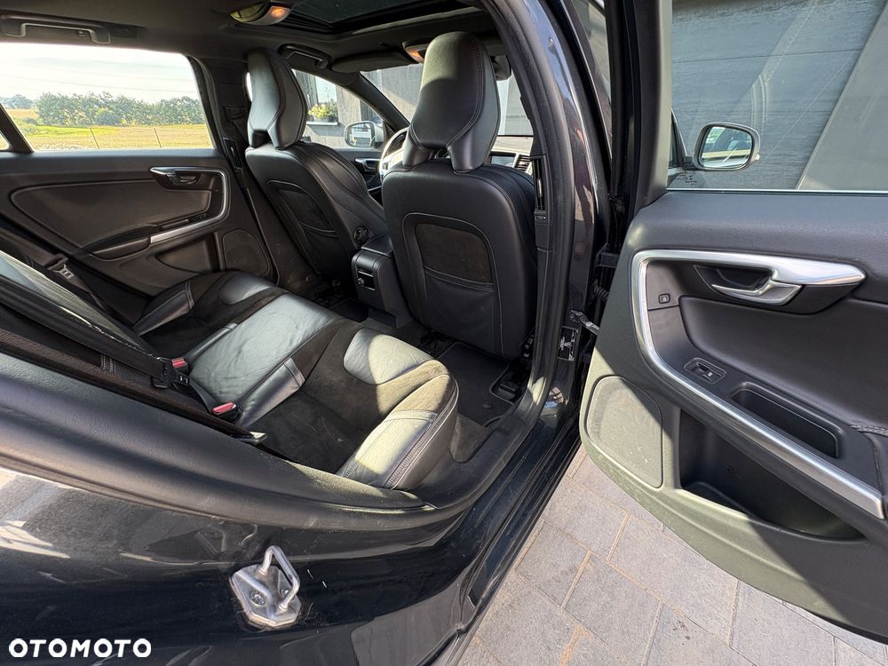 Volvo V60 D4 Drive-E R-Design Kinetic - 16