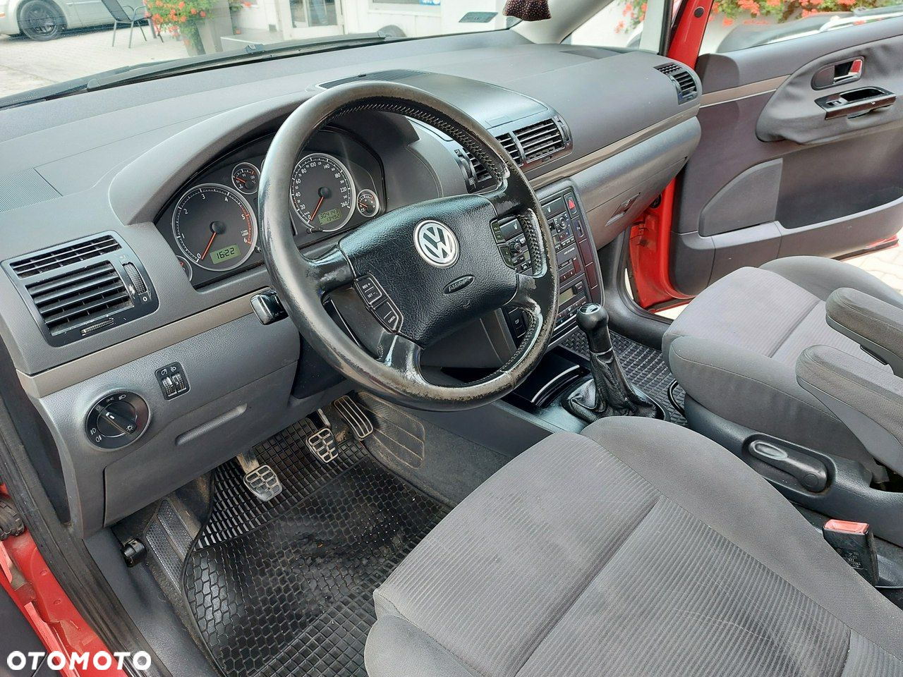 Volkswagen Sharan - 10