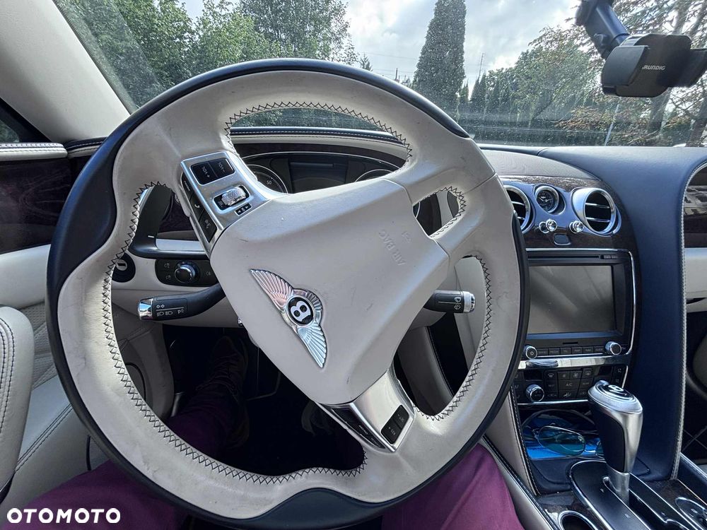 Bentley Flying Spur W12 - 30