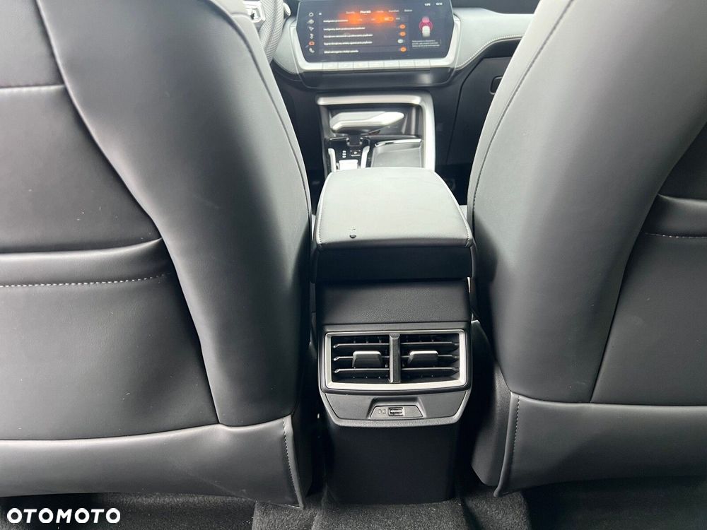 MG ZS Hybrid+ - 26