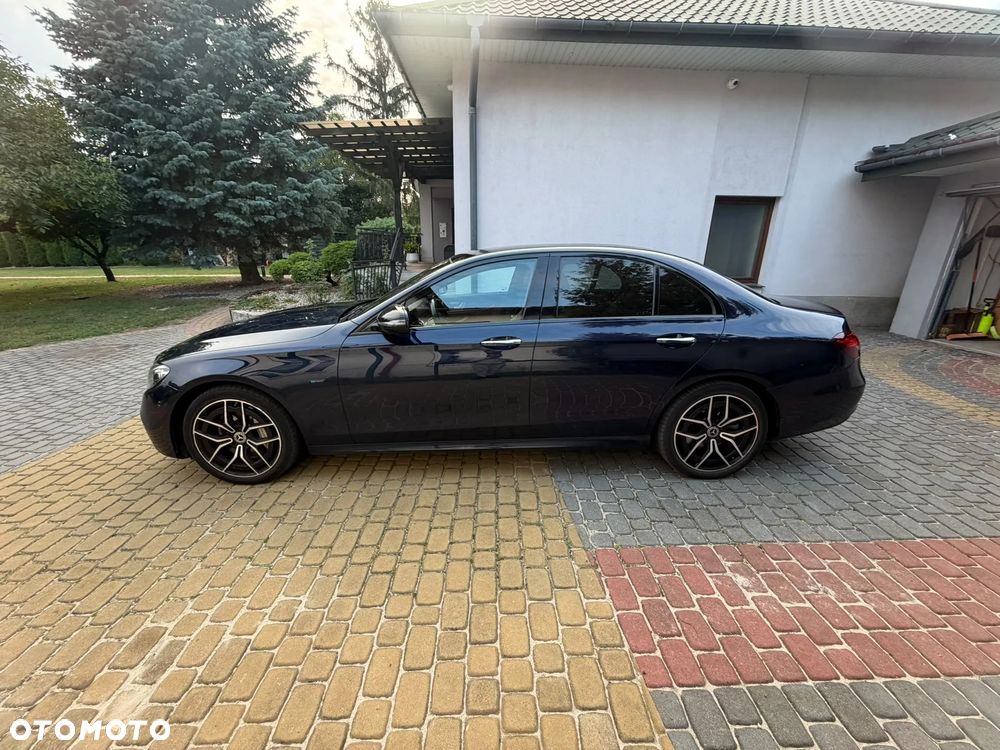 Mercedes-Benz Klasa E 300 de AMG - 4
