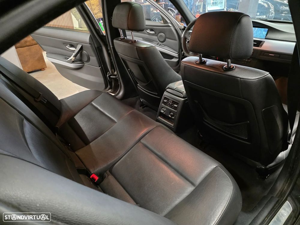 BMW 320 d Navigation Auto - 10