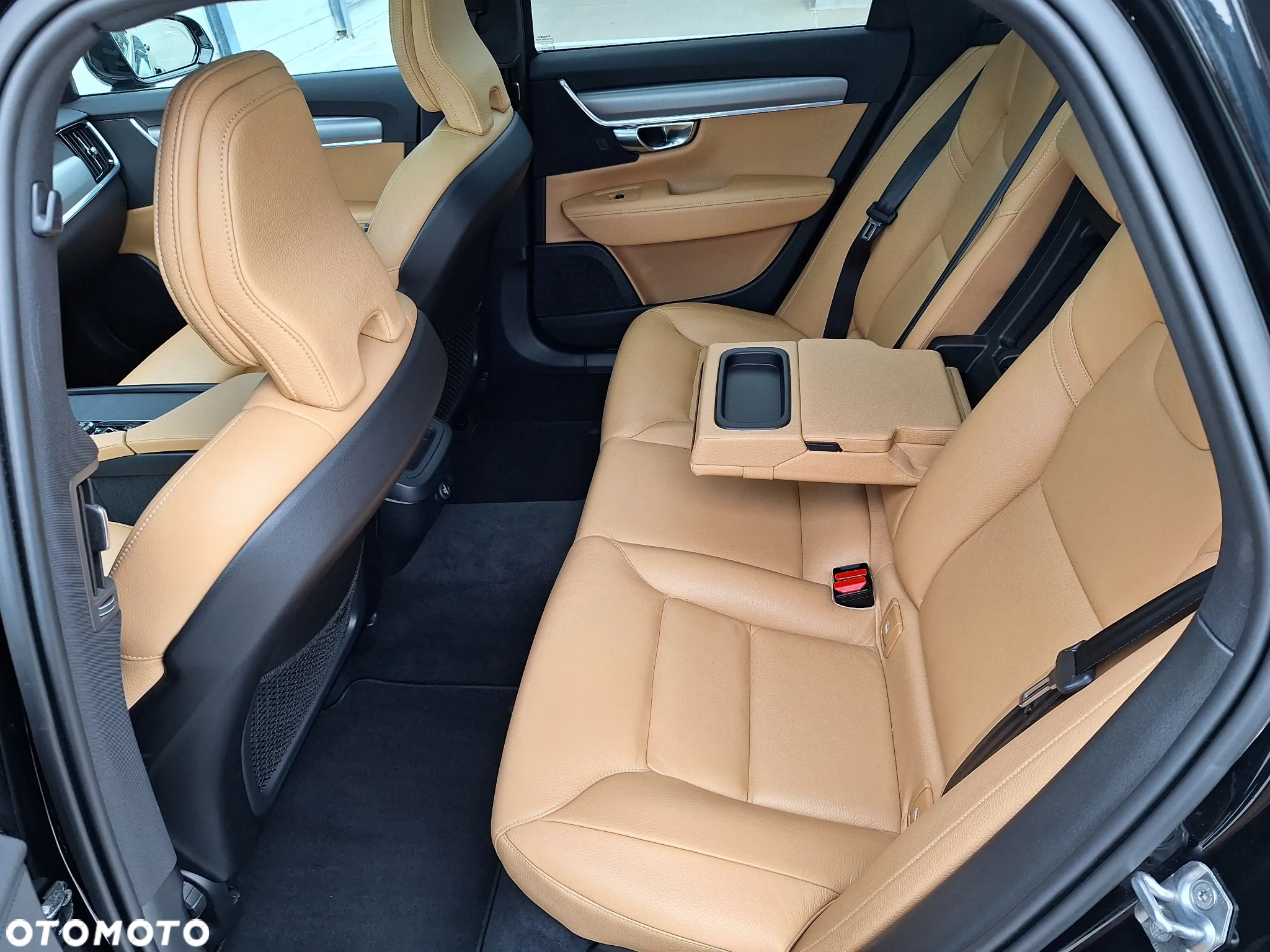 Volvo V90 D4 Momentum Pro - 22
