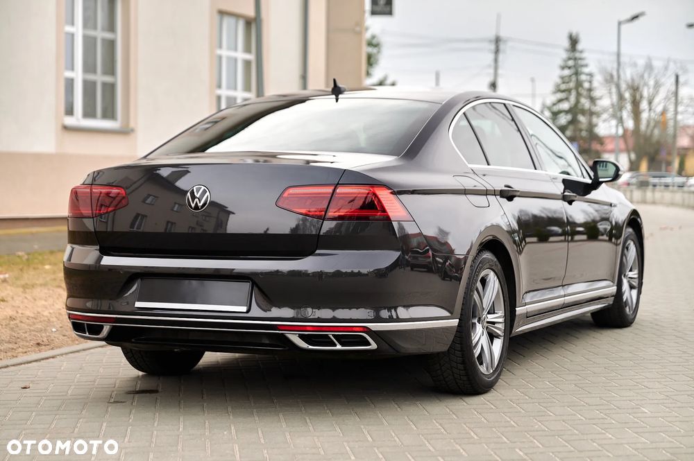 Volkswagen Passat - 4