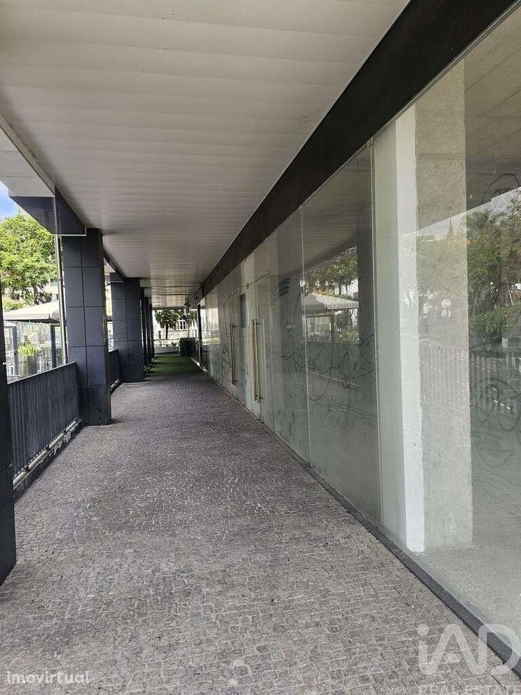 Loja / Estabelecimento Comercial em Funchal (Sé) de 200,00 m2 - Grande imagem: 3/11
