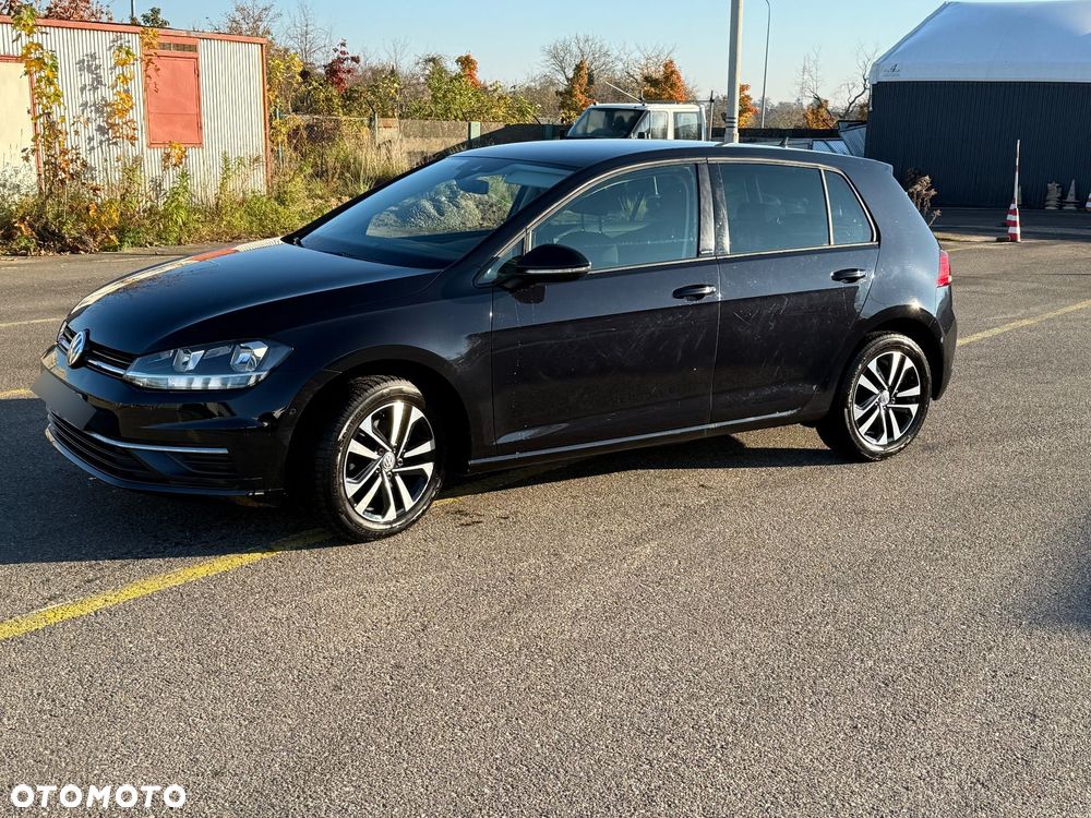 Volkswagen Golf - 22