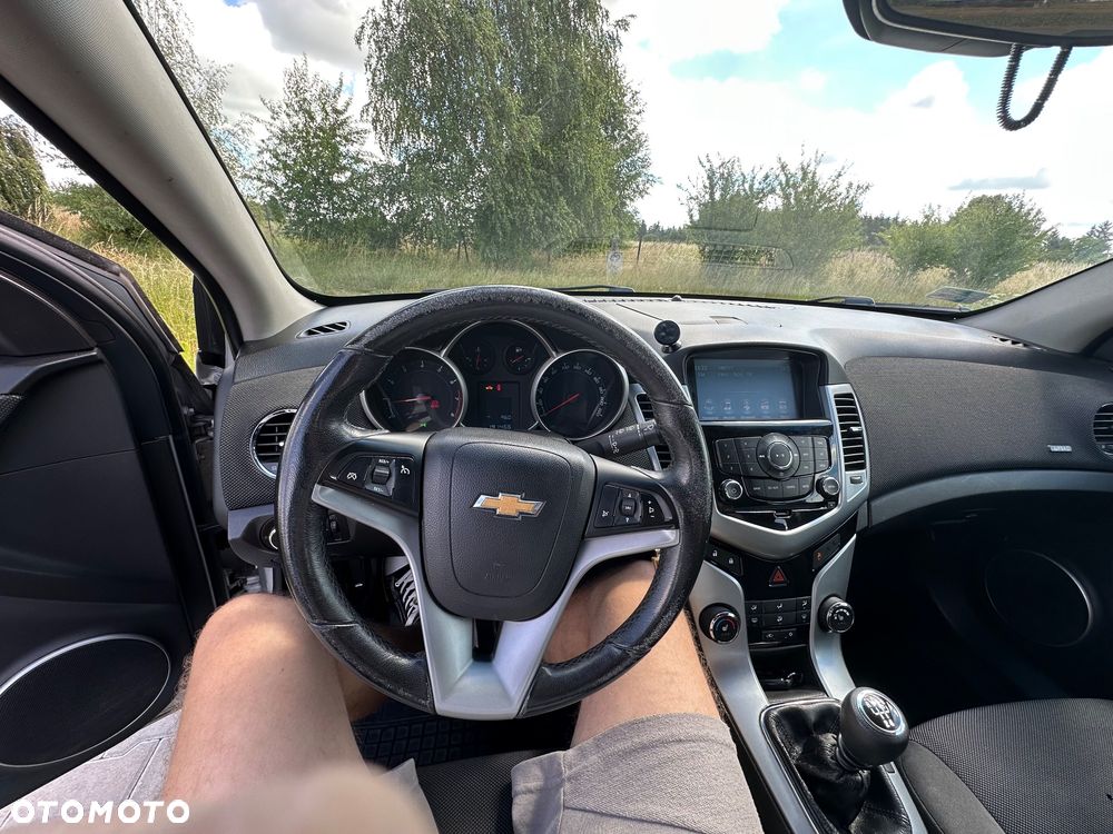 Chevrolet Cruze 1.8 LT - 11