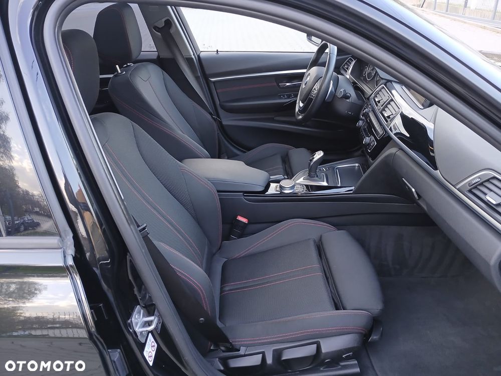 BMW Seria 3 320i GPF M Sport Shadow sport - 34