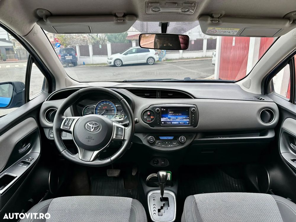 Toyota Yaris - 10
