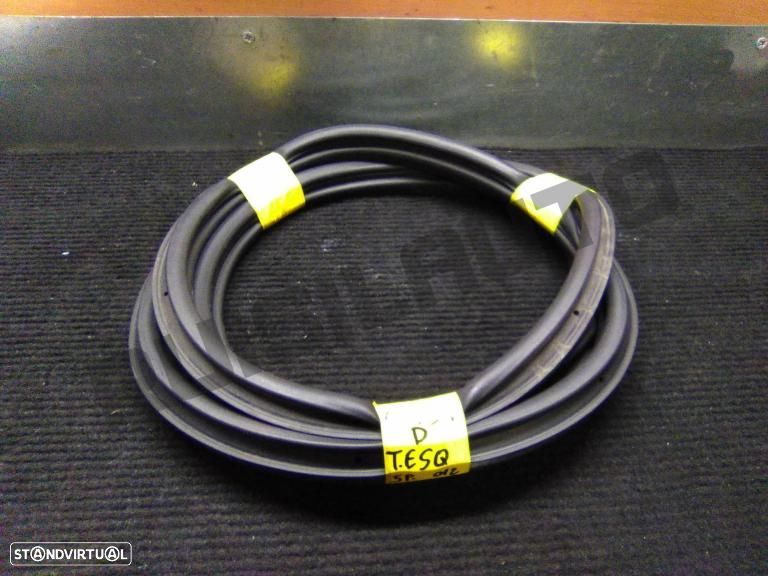 Borracha De  Carroçaria Porta Trás Esquerda  Opel Corsa D [2006 - 1