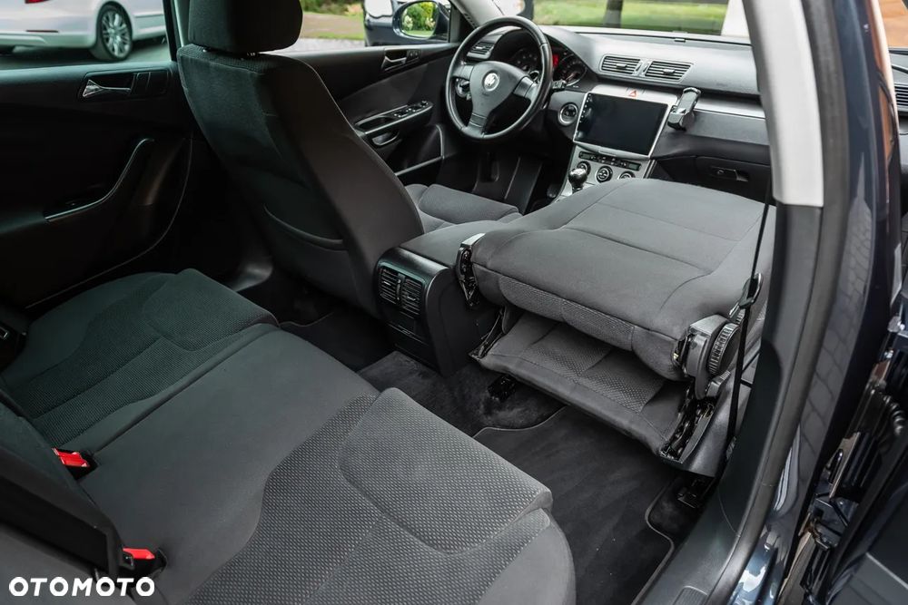 Volkswagen Passat 2.0 FSI Individual - 32