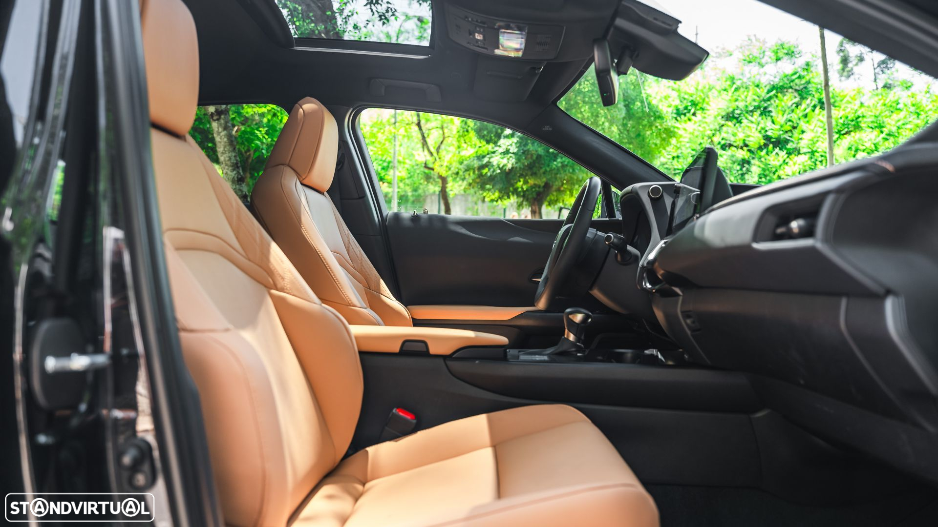 Lexus UX 250h Sport (Ecrã 12.3) - 16