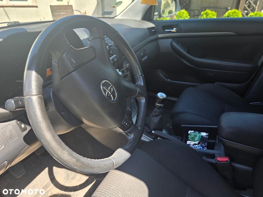 Toyota Avensis 2.0 D-4D - 5