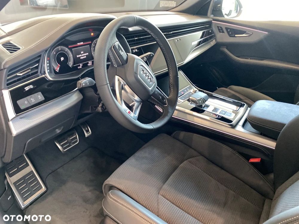 Audi Q8 - 11