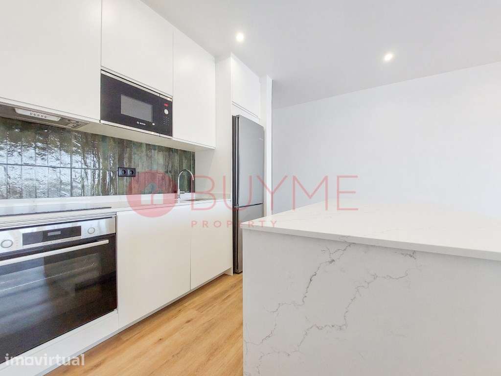 Apartamento T1 com varanda no centro de Quarteira a 100m da praia - Grande imagem: 4/21
