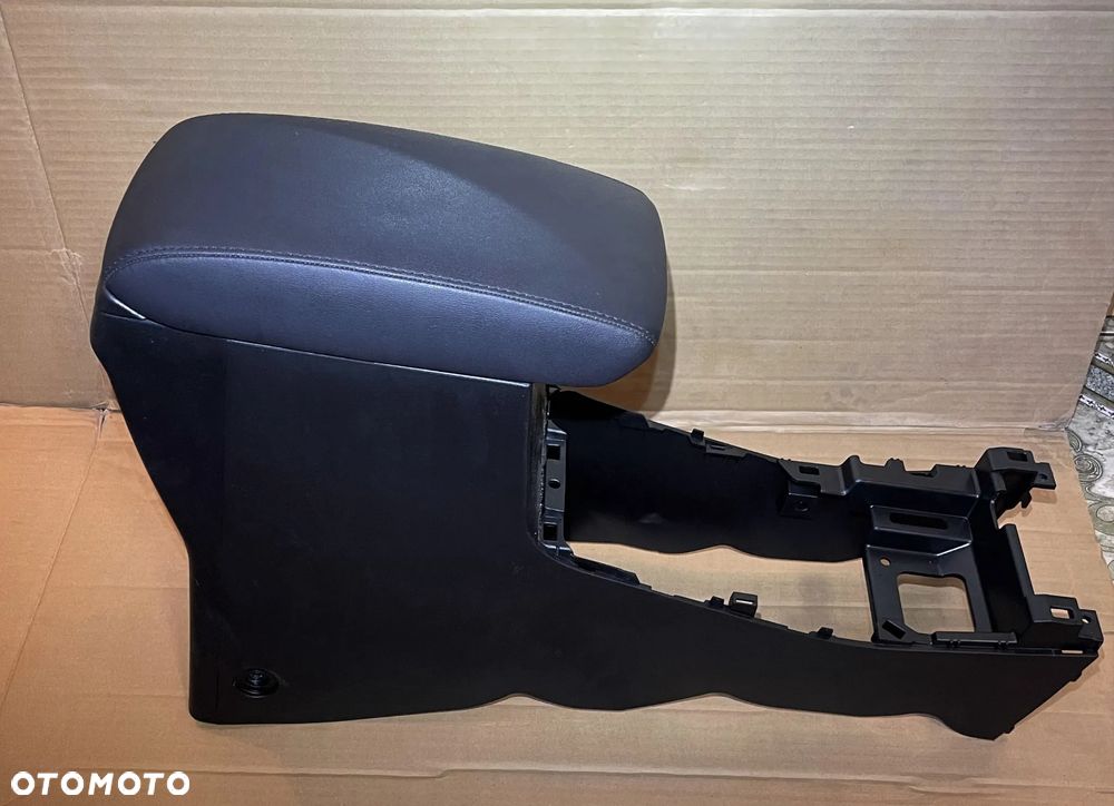 Podłokietnik skórzany schowek tunel środkowy Suzuki SX4 S-Cross 2022 OE - 1