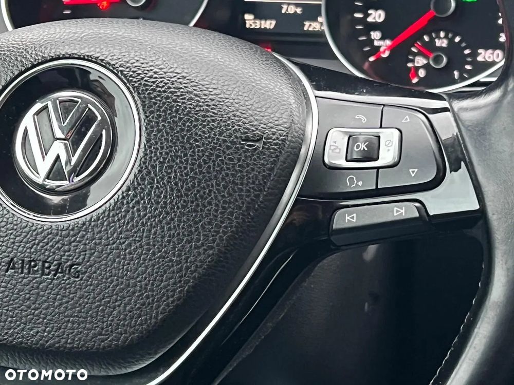 Volkswagen Passat 1.6 TDI SCR DSG - 21