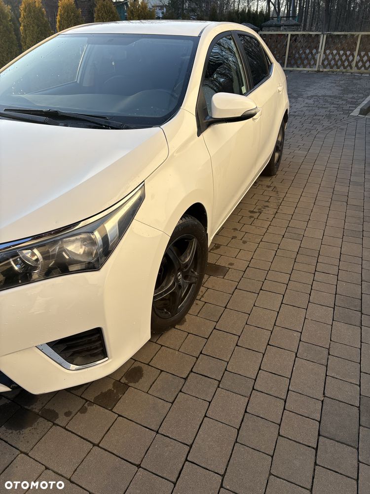 Toyota Corolla - 4