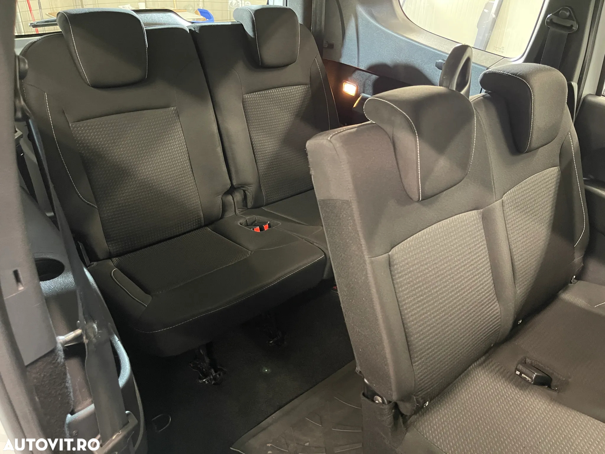 Dacia Lodgy 1.5 Blue dCi Laureate - 12