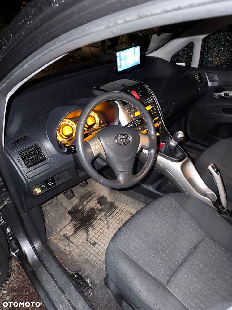 Toyota Auris 1.6 Sol - 8