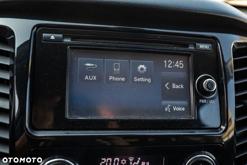 Mitsubishi L200 2.4 d DC Intense + - 29