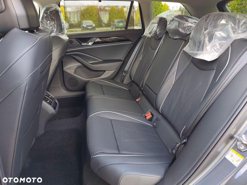 Volkswagen Passat 2.0 TDI SCR 4Mot Elegance DSG - 26