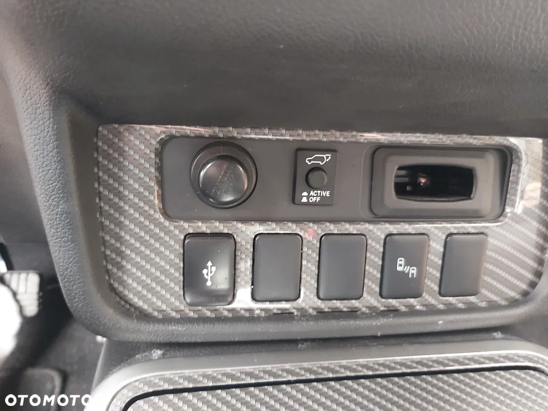 Mitsubishi Outlander - 23