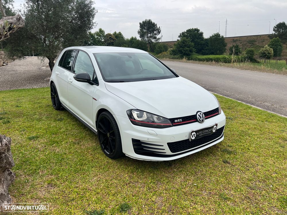 VW Golf 2.0 GTI DSG - 1