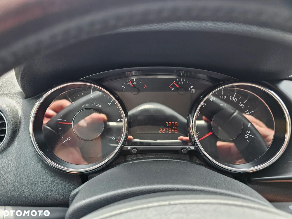 Peugeot 3008 1.6 BlueHDi Style S&S - 37