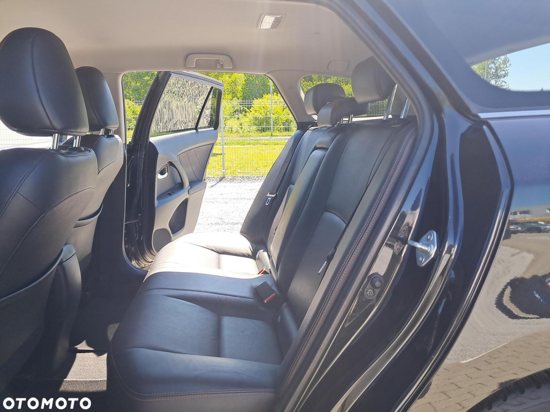 Toyota Avensis 2.0 D-4D Premium - 14