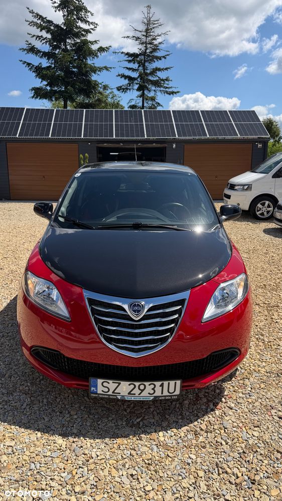 Lancia Ypsilon Y 1.2 8v Black & Red Edition - 34