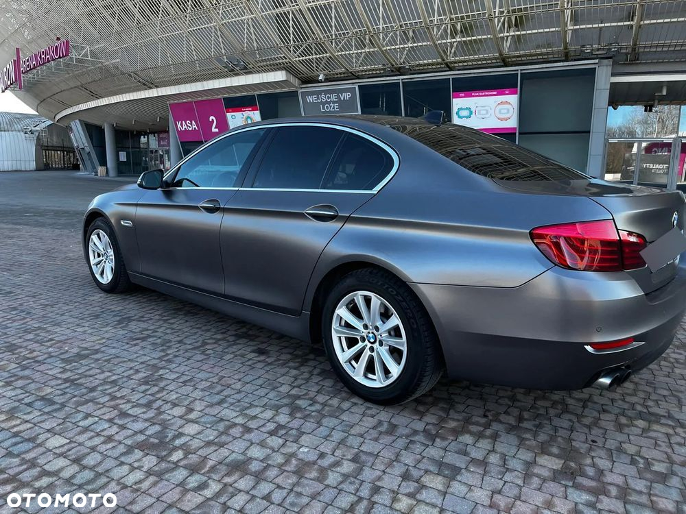 BMW Seria 5 520d xDrive - 2