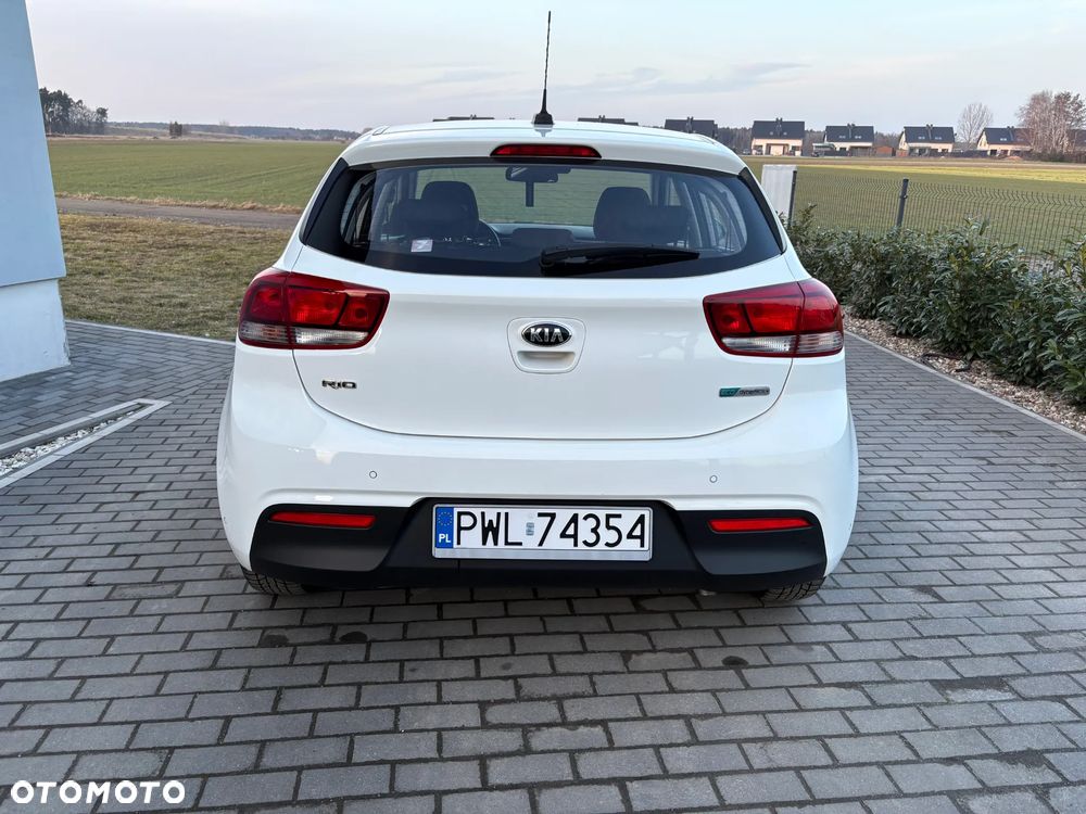 Kia Rio - 8