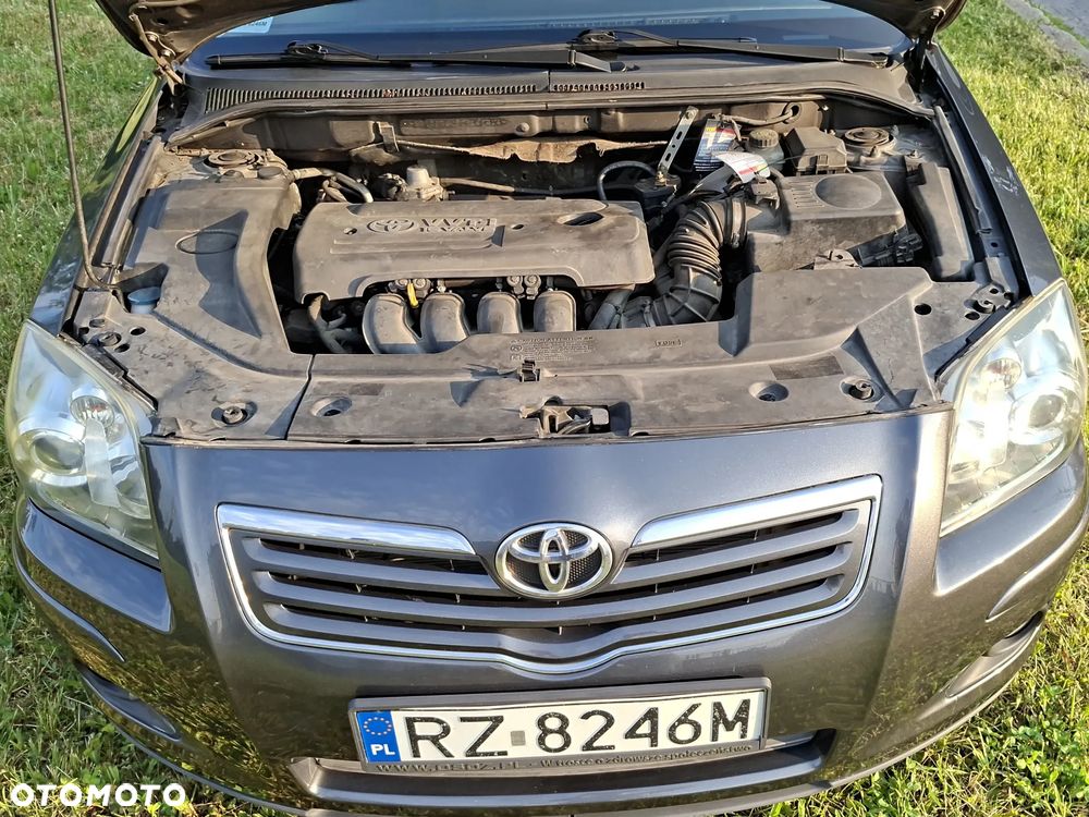 Toyota Avensis 1.8 VVT-i Sol - 15