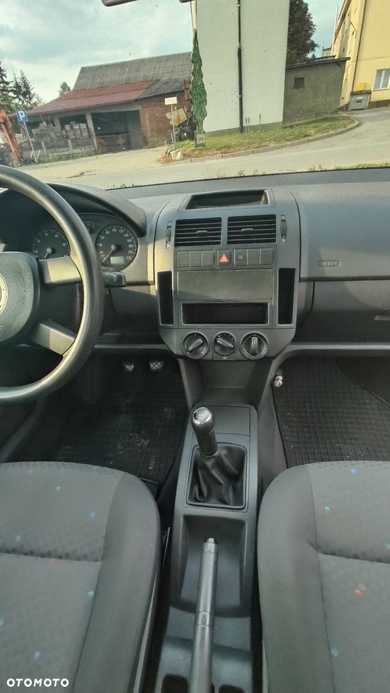 Volkswagen Polo - 4