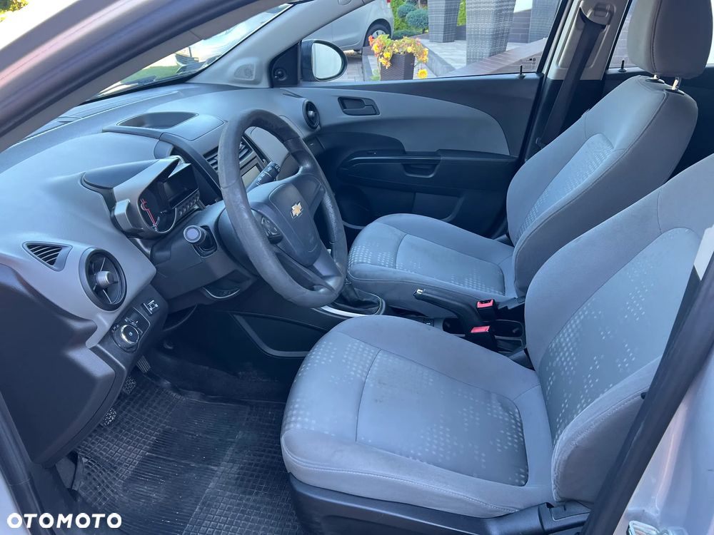 Chevrolet Aveo 1.2 LS - 13