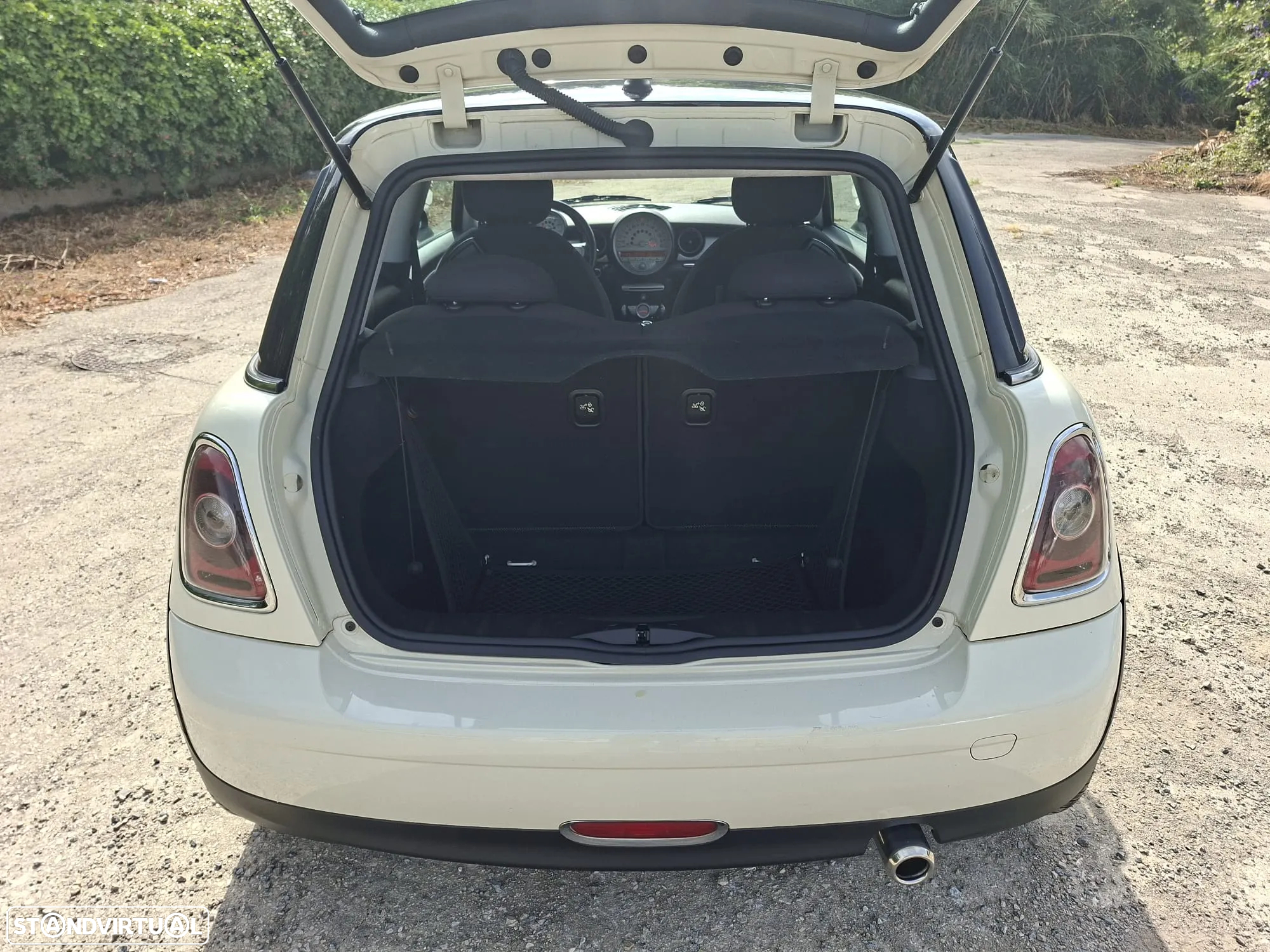 MINI 3 Portas Cooper D - 31